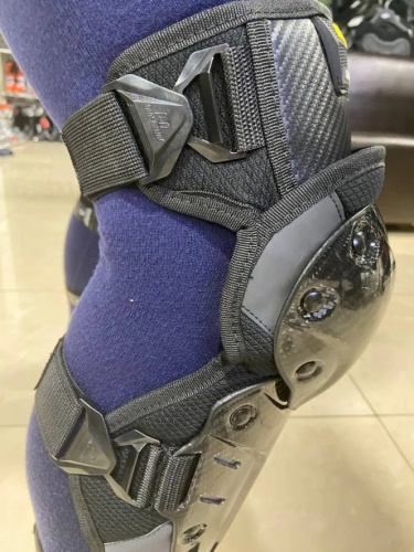 Ones Again Наколенники Carbon Fiber Force в Барнауле